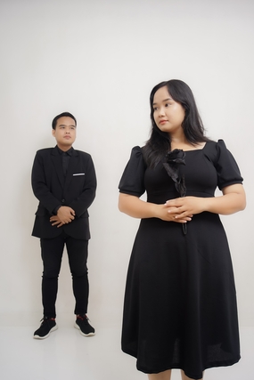 黑色穿搭风格情侣写真摄影图片